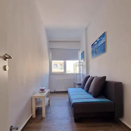Gloria's Apartment *